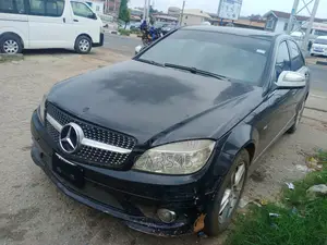 Photo - Mercedes-Benz C300 2008 Black