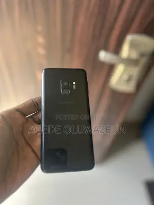 Photo - Samsung Galaxy S9 64 GB Black