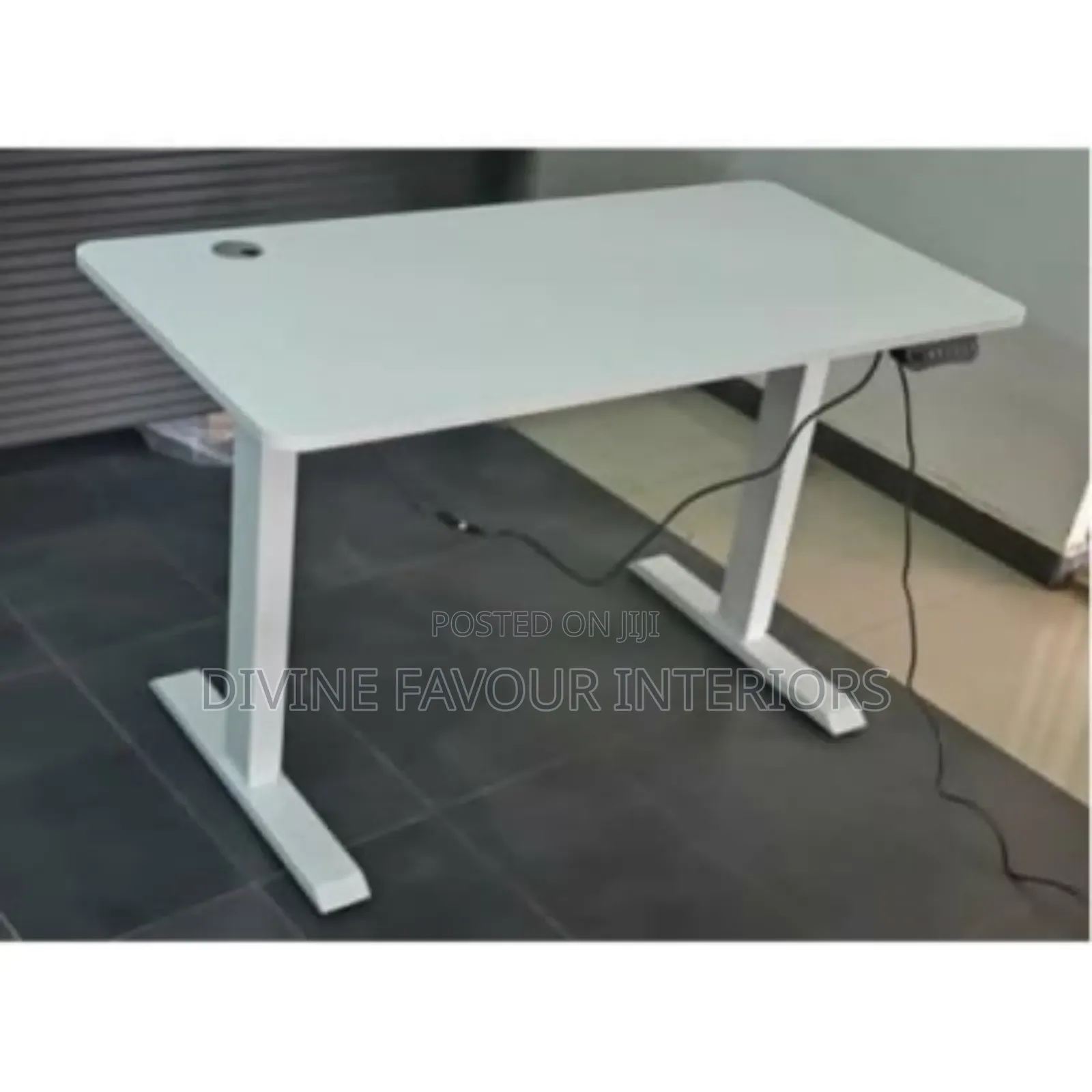 Adjustable Height Electric Standing Desk - 1.6mtr