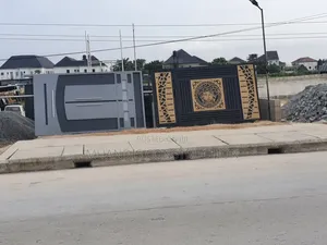 Geometric Design Gate