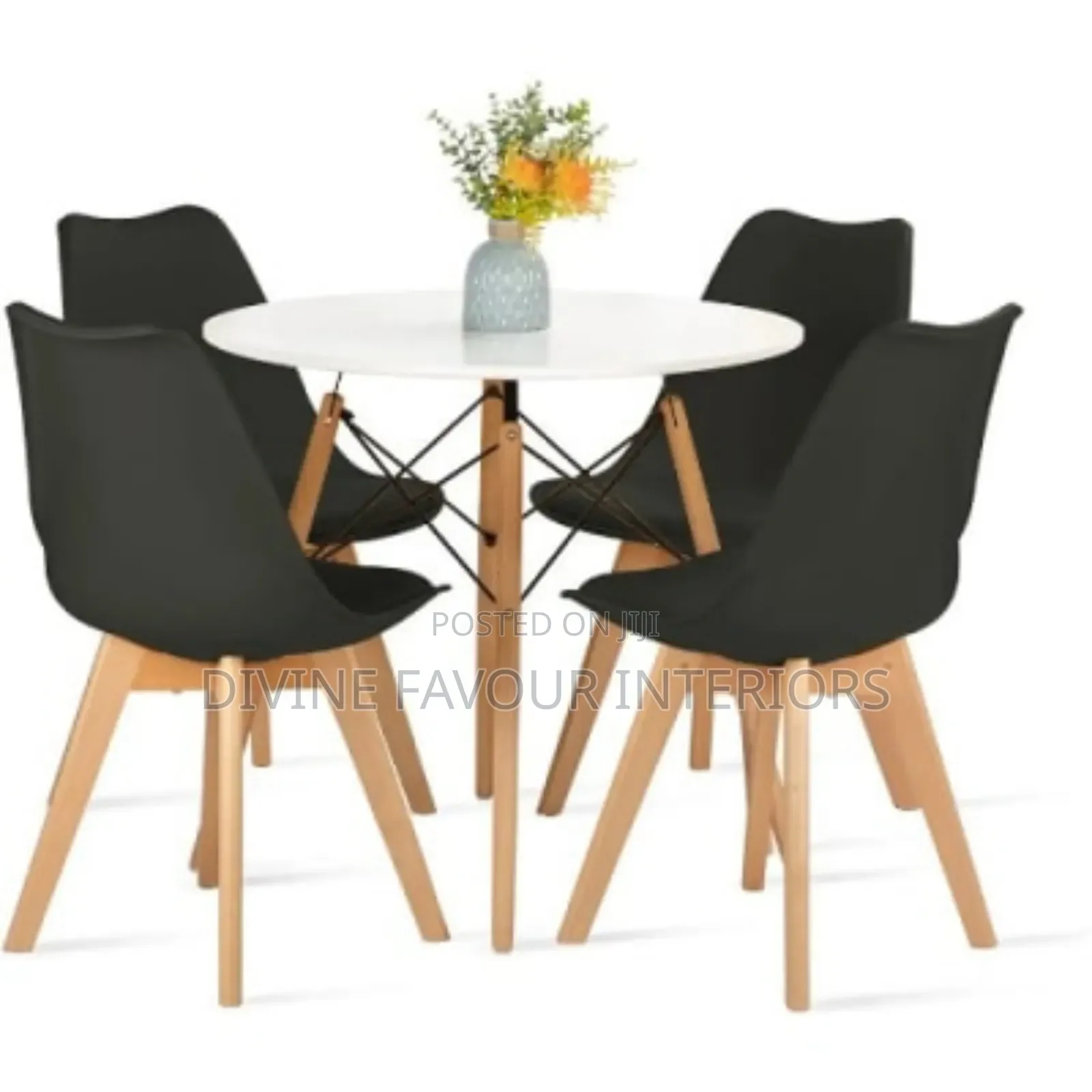 Round Dinning Table + 4 Foam Sitting Chairs