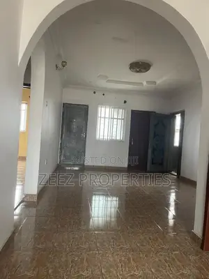 Photo - 2bdrm Block of Flats in Yaba Lagos for rent