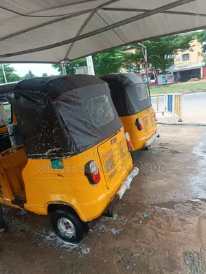 TVS King Cargo 2023 Yellow
