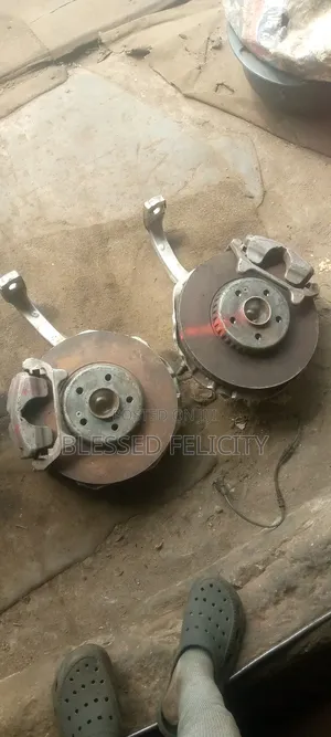 Front Hub W205