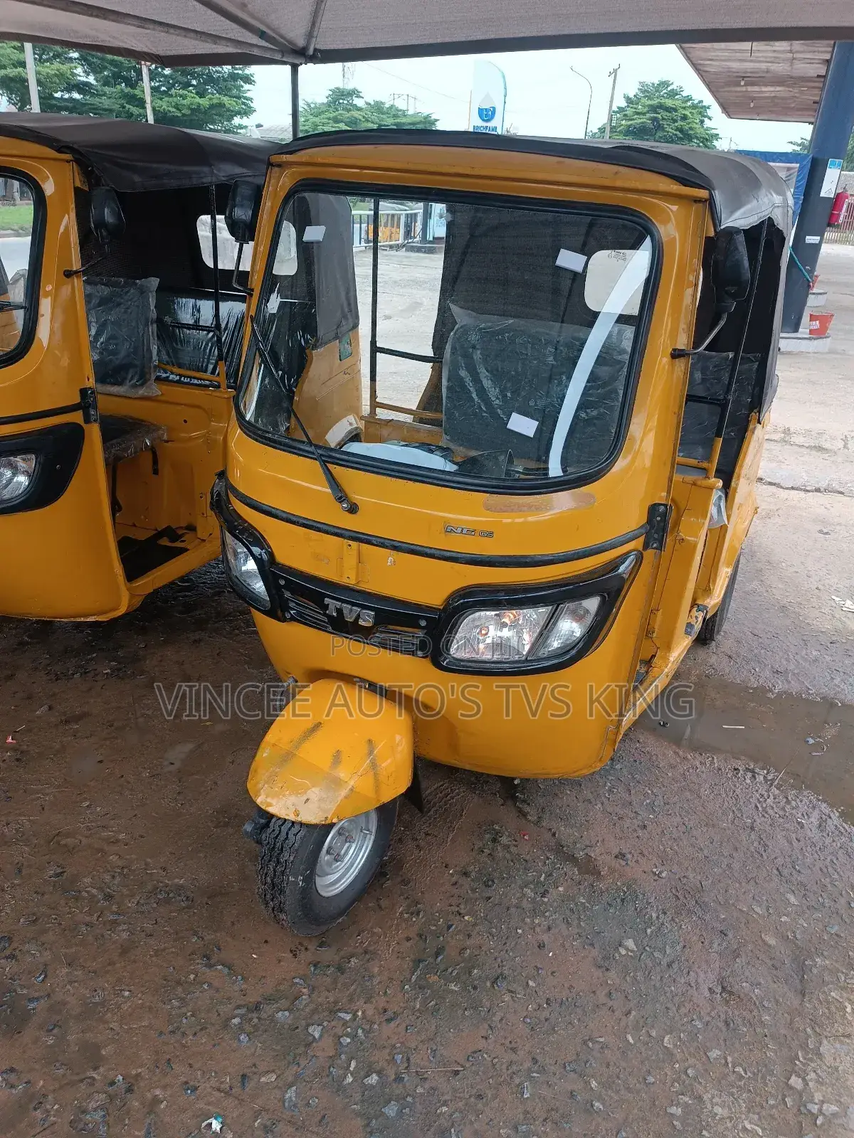 TVS King Cargo 2022 Yellow