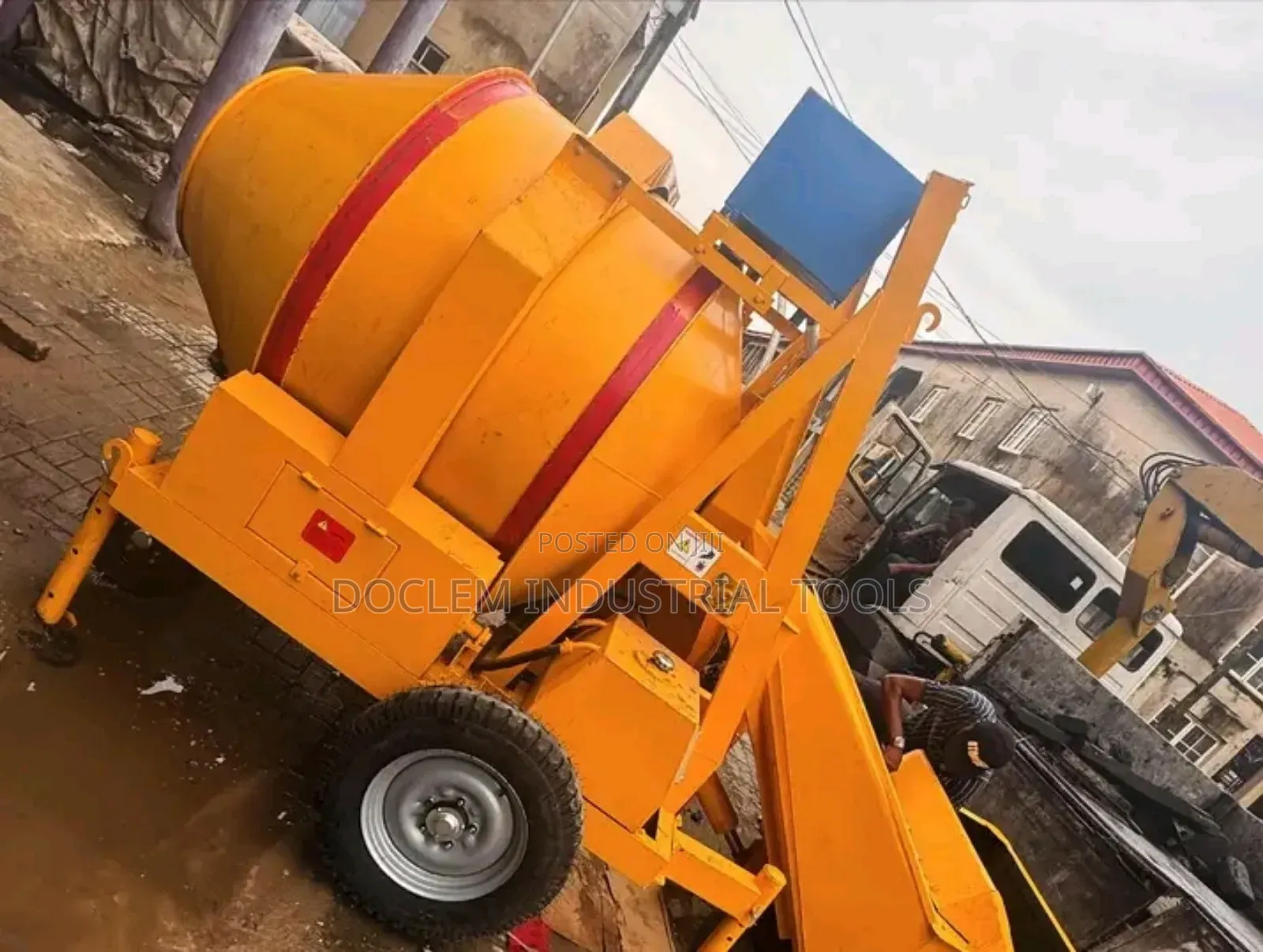 650l Self Loader Concrete Mixer