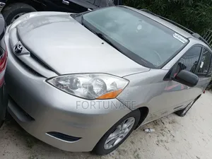 Toyota Sienna 2008 Silver