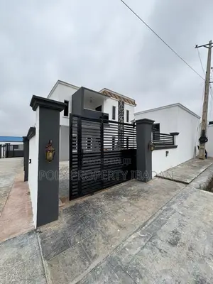 4bdrm Duplex in Kolapo Ishola Gra, Ibadan for sale