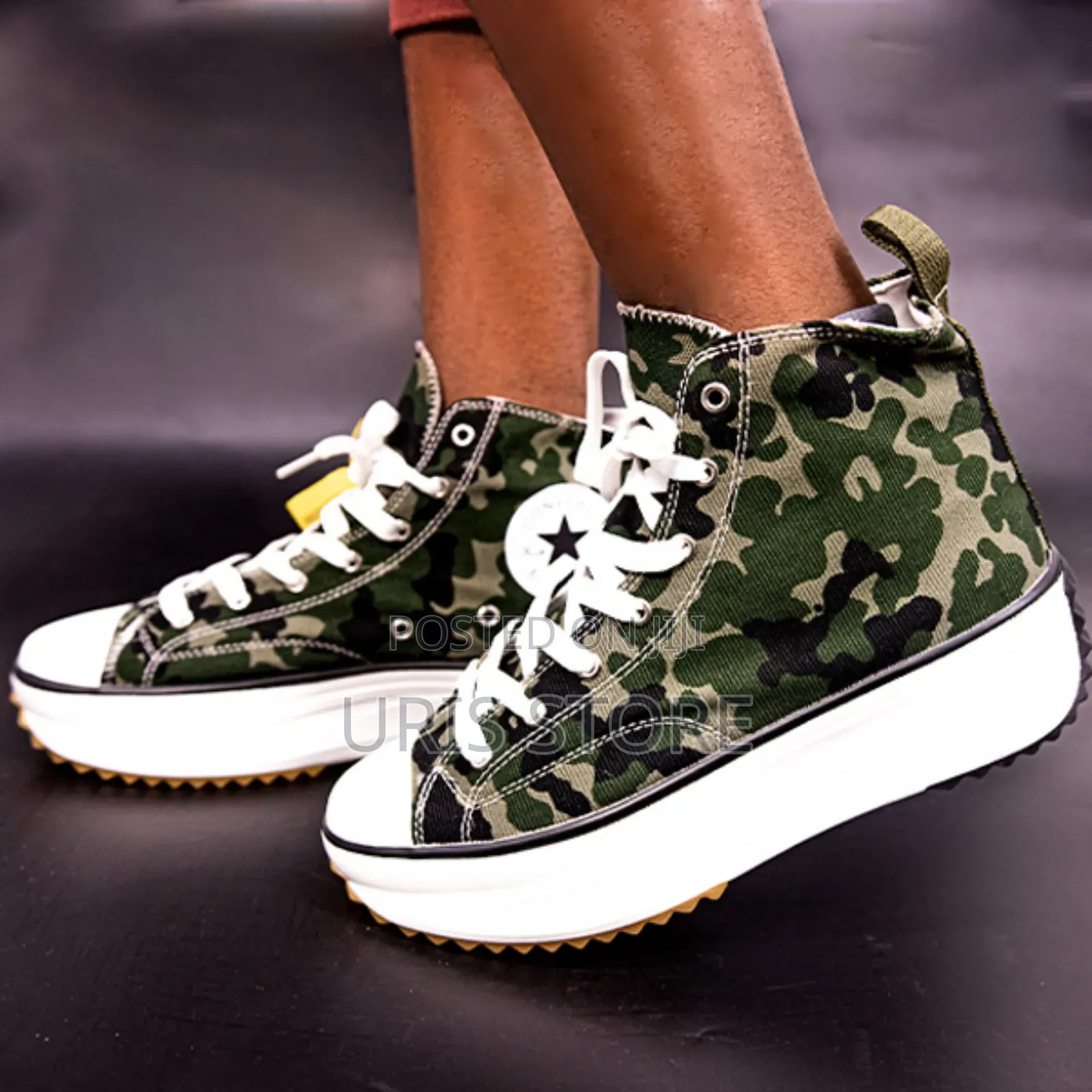 Converse Allstars Sneakers