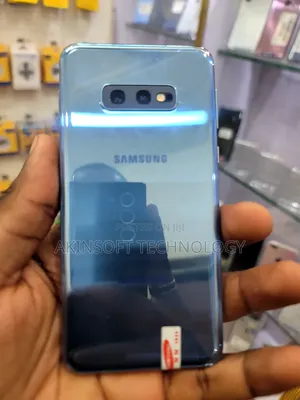Samsung Galaxy S10e 128 GB Blue