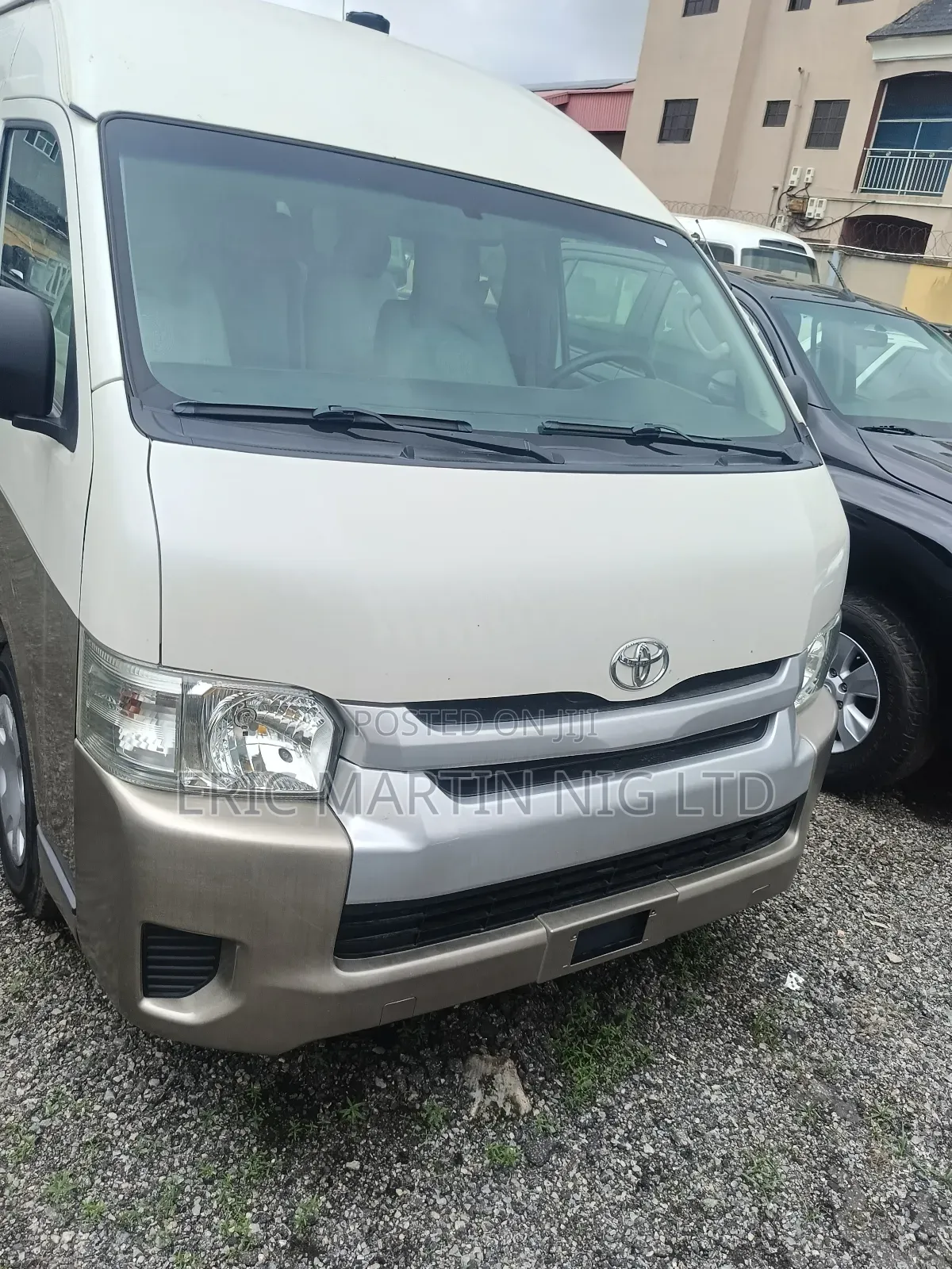 Toyota HiAce 2013 White