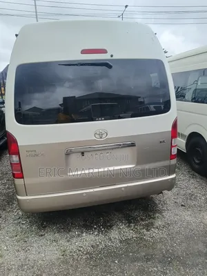 Toyota HiAce 2013 White