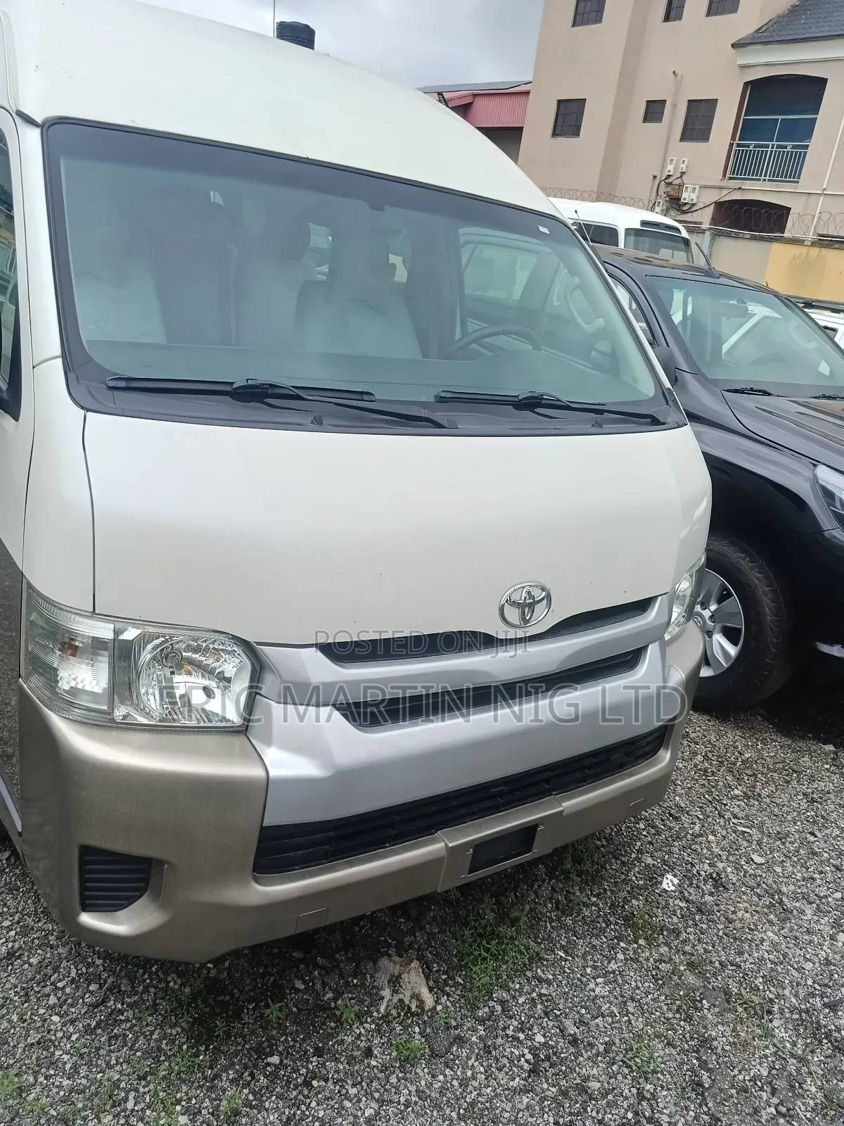 Toyota HiAce 2013 White