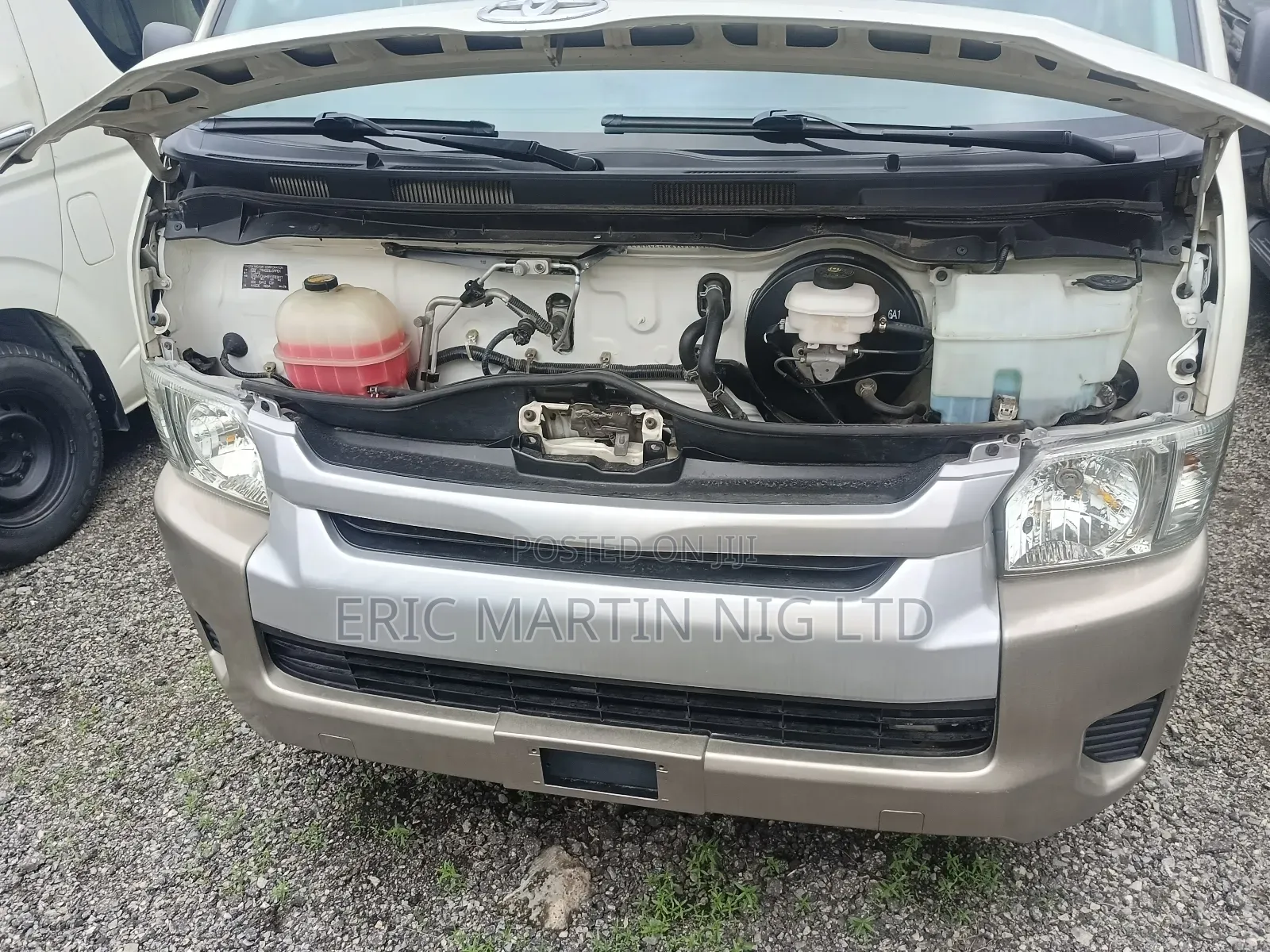 Toyota HiAce 2013 White
