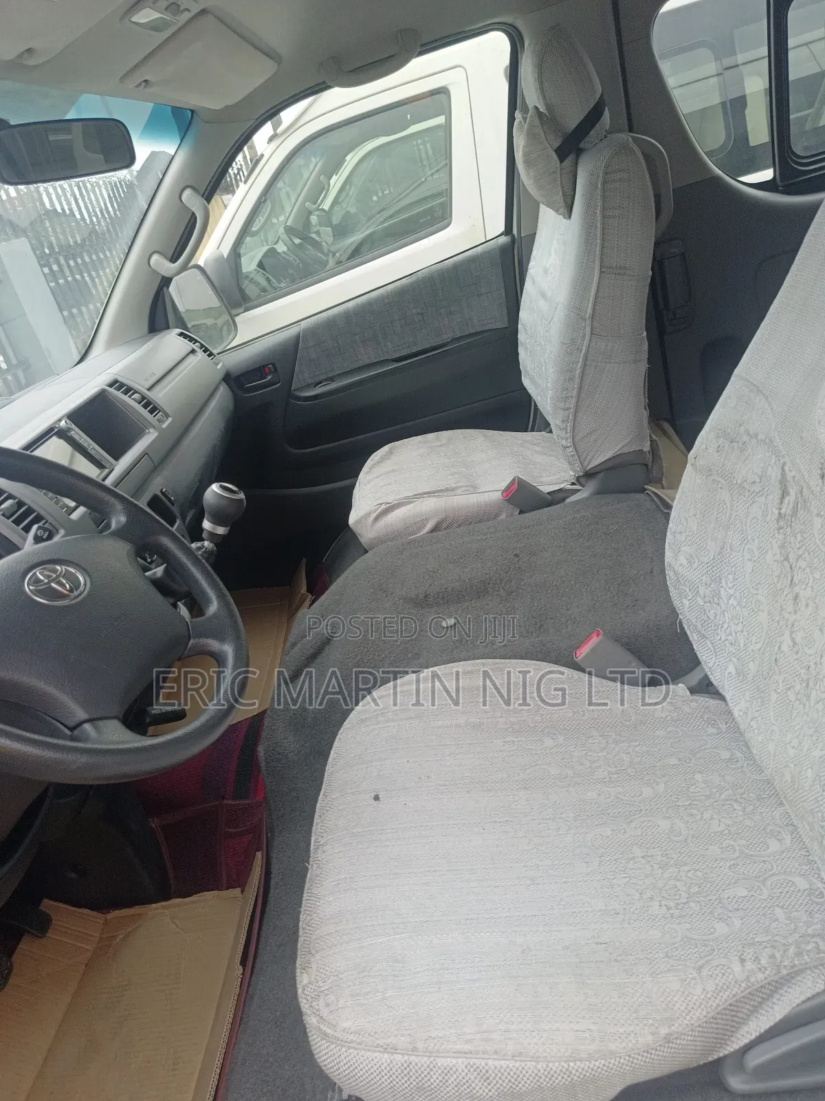 Toyota HiAce 2013 White