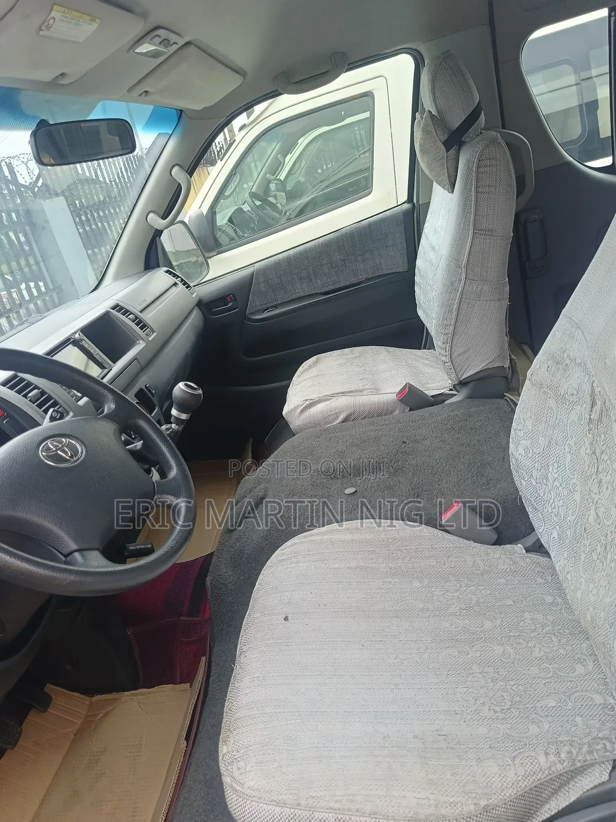 Toyota HiAce 2013 White