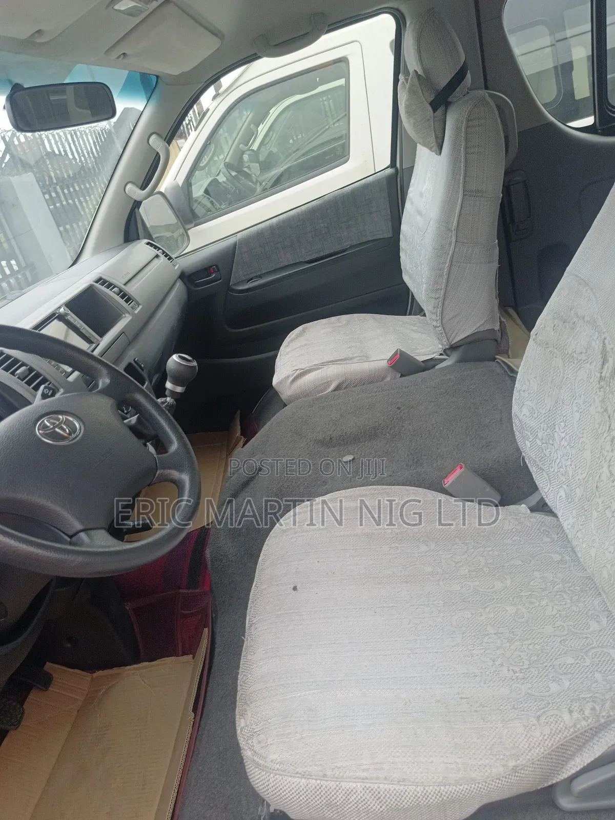 Toyota HiAce 2013 White