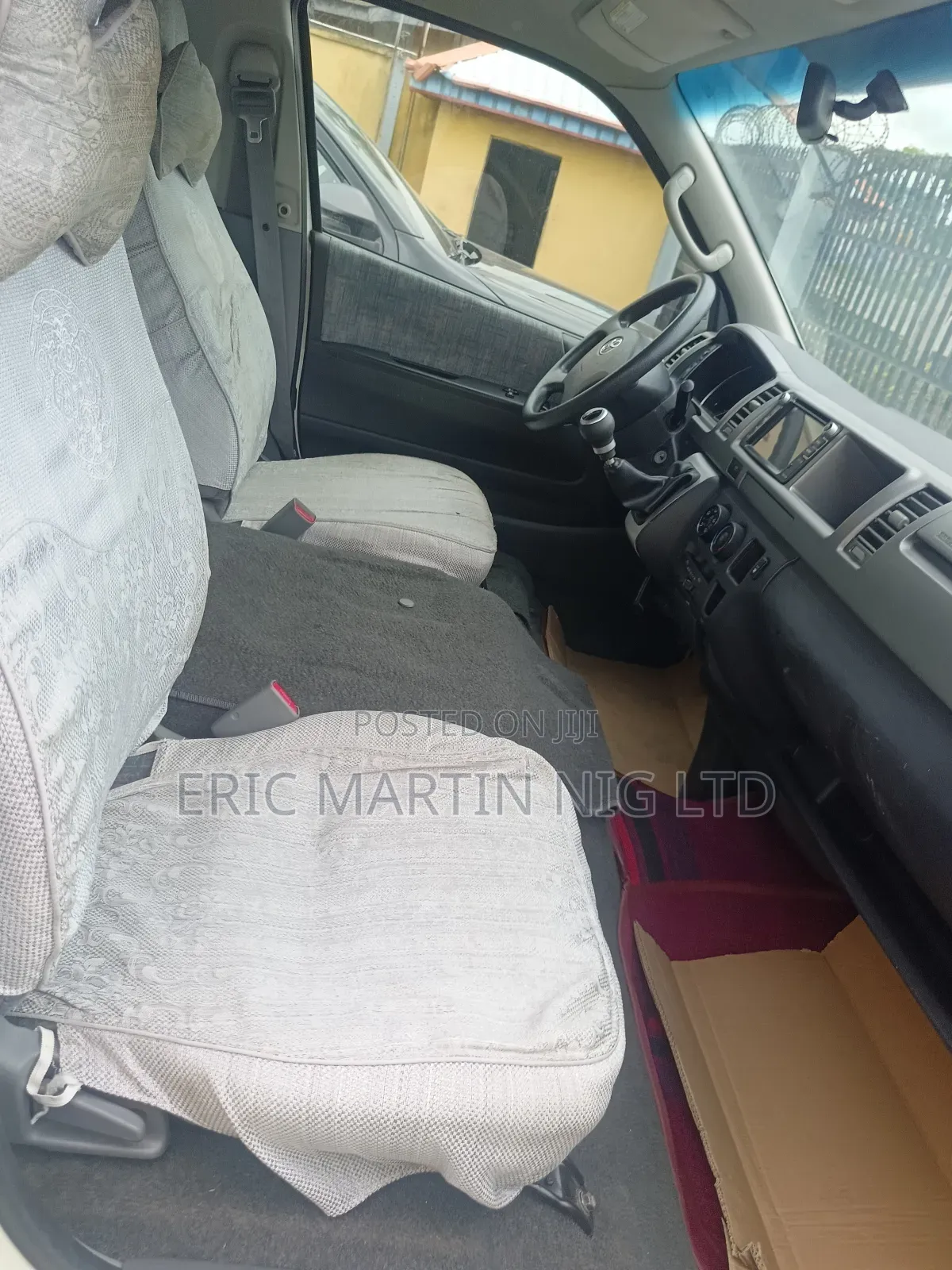 Toyota HiAce 2013 White