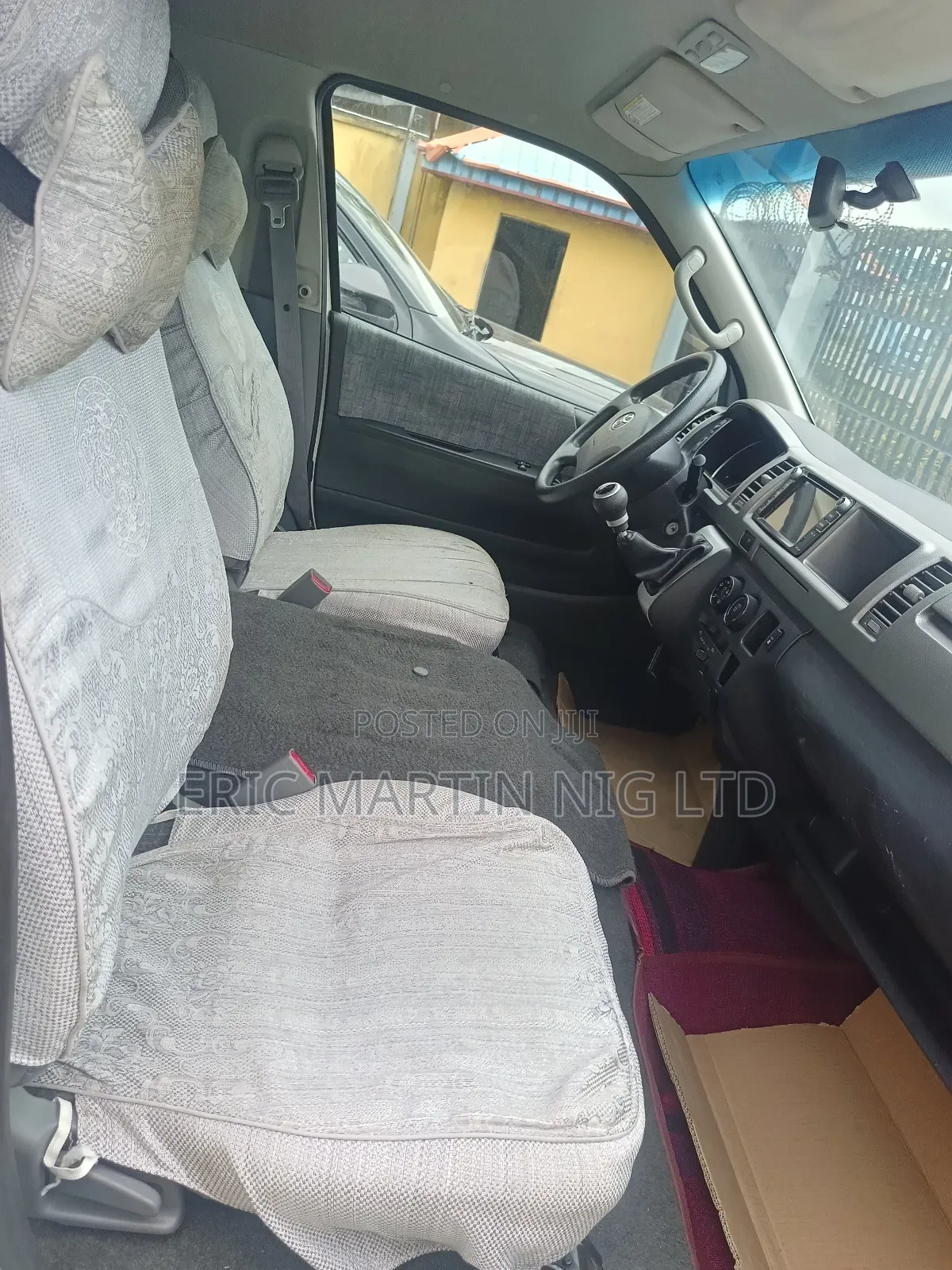 Toyota HiAce 2013 White