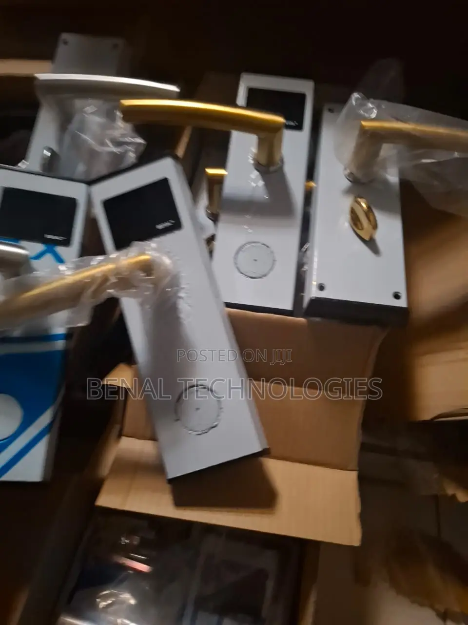 Hotel Key Card Lock System Powered by Smart Software