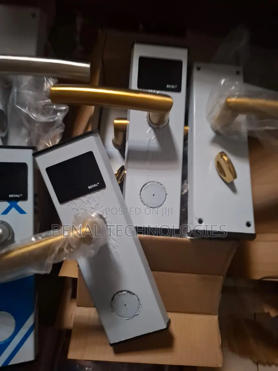 Secure Hotel Rfid Lock System Integrated With Software
