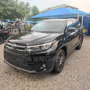 Toyota Highlander SE 4x4 V6 (3.5L 6cyl 8A) 2018 Black