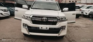 Photo - Toyota Land Cruiser 2017 White