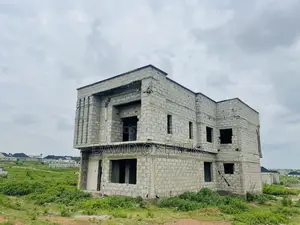 4bdrm Duplex in Valington Royal for sale