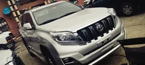 Photo - Toyota Land Cruiser Prado 2016 Silver