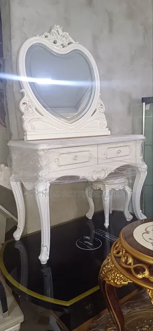 Luxury Royal Dressing Mirror With Table And Side Stool