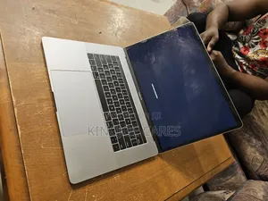 Laptop Apple MacBook Pro 2017 16GB Intel Core I7 SSD 512GB