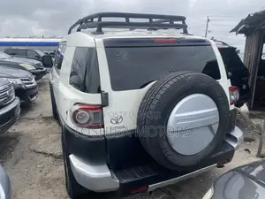 Toyota FJ Cruiser 4x4 Automatic 2009 White