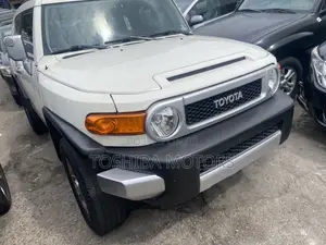 Toyota FJ Cruiser 4x4 Automatic 2009 White
