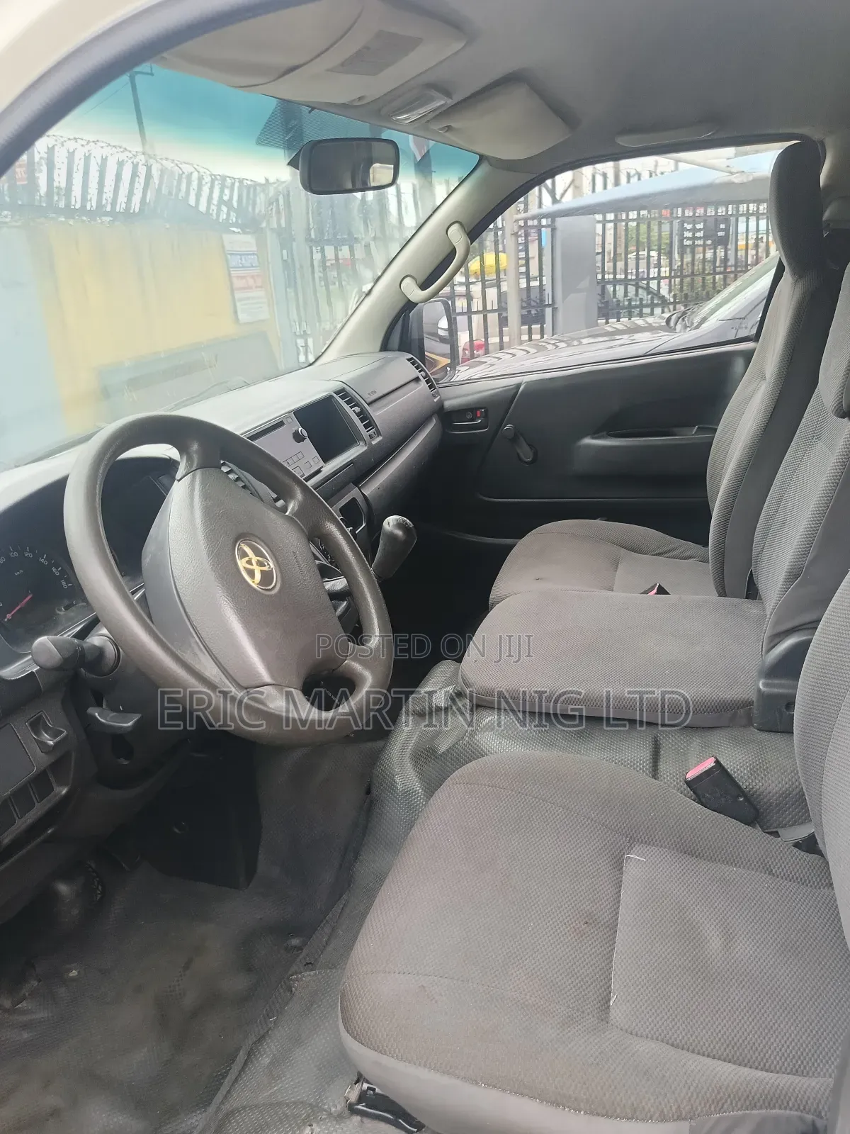 Toyota HiAce 2018 White