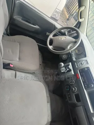Toyota HiAce 2018 White