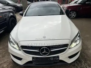 Mercedes-Benz C300 Luxury Sedan RWD (2.0L 4cyl 7A) 2016 White