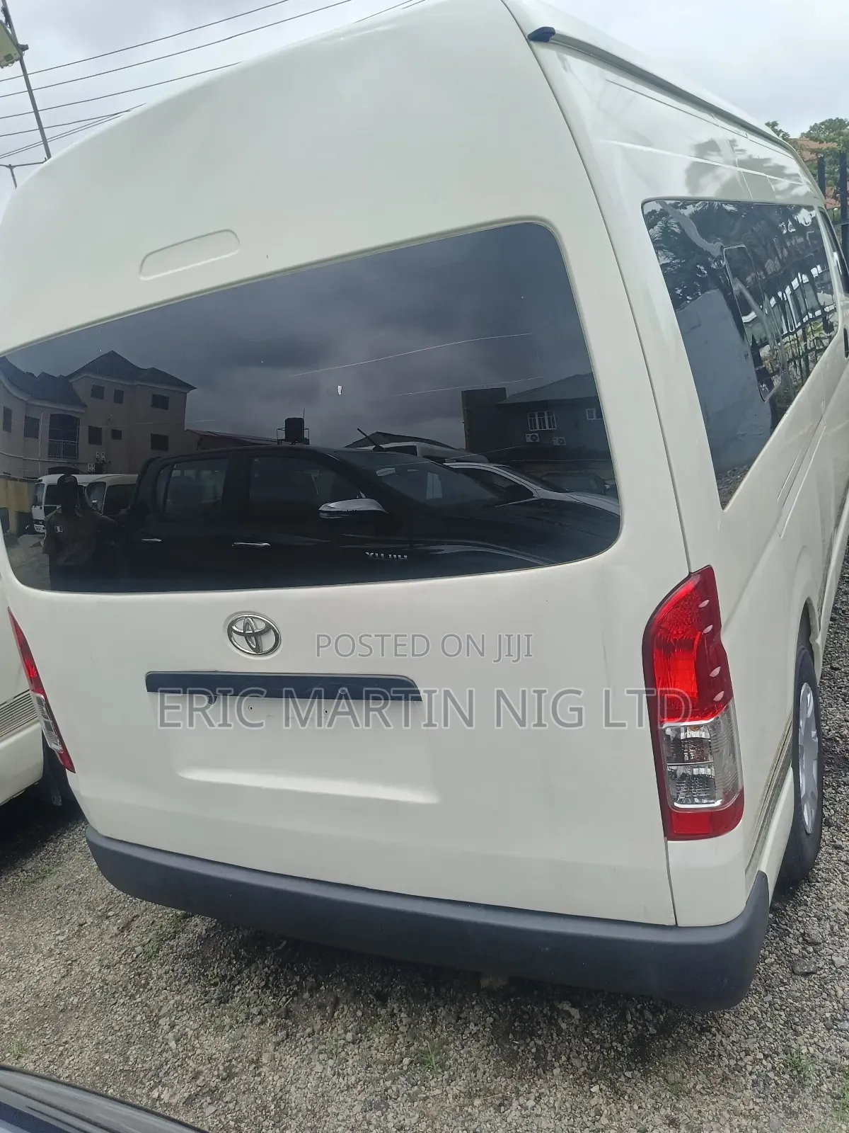 Toyota HiAce 2018 White