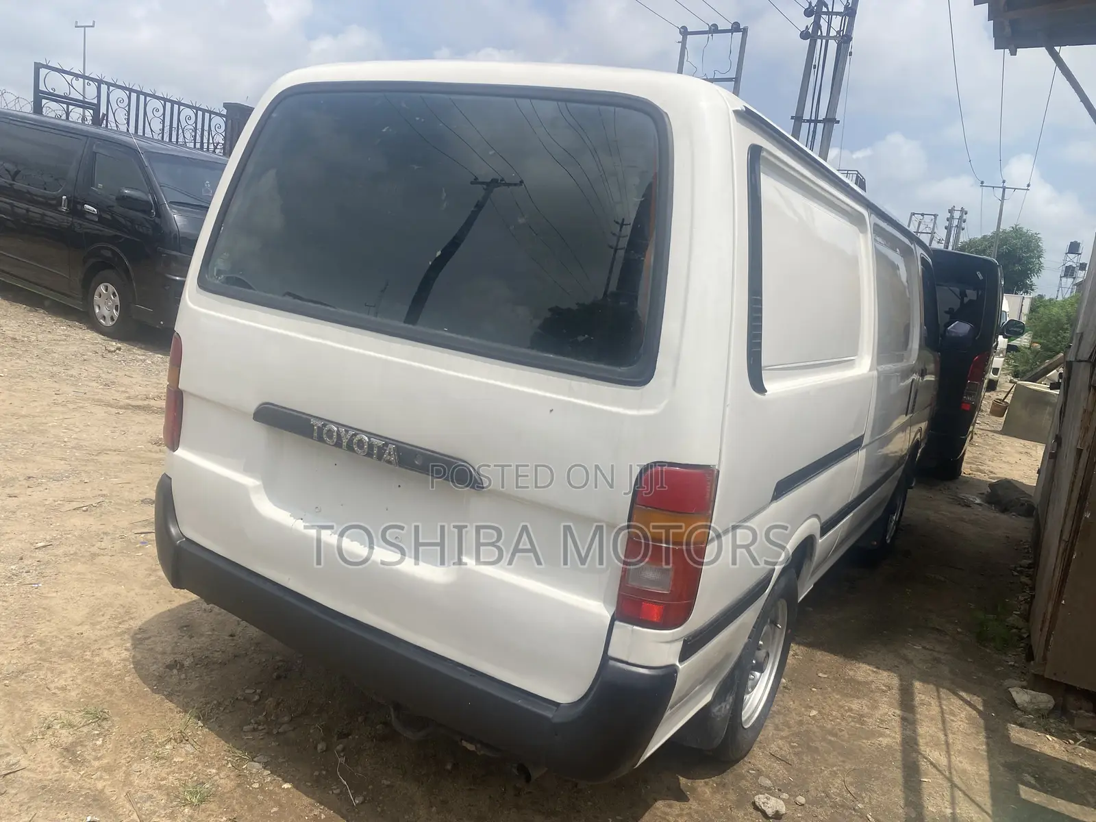 Toyota HiAce 1999 White