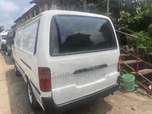 Toyota HiAce 1999 White