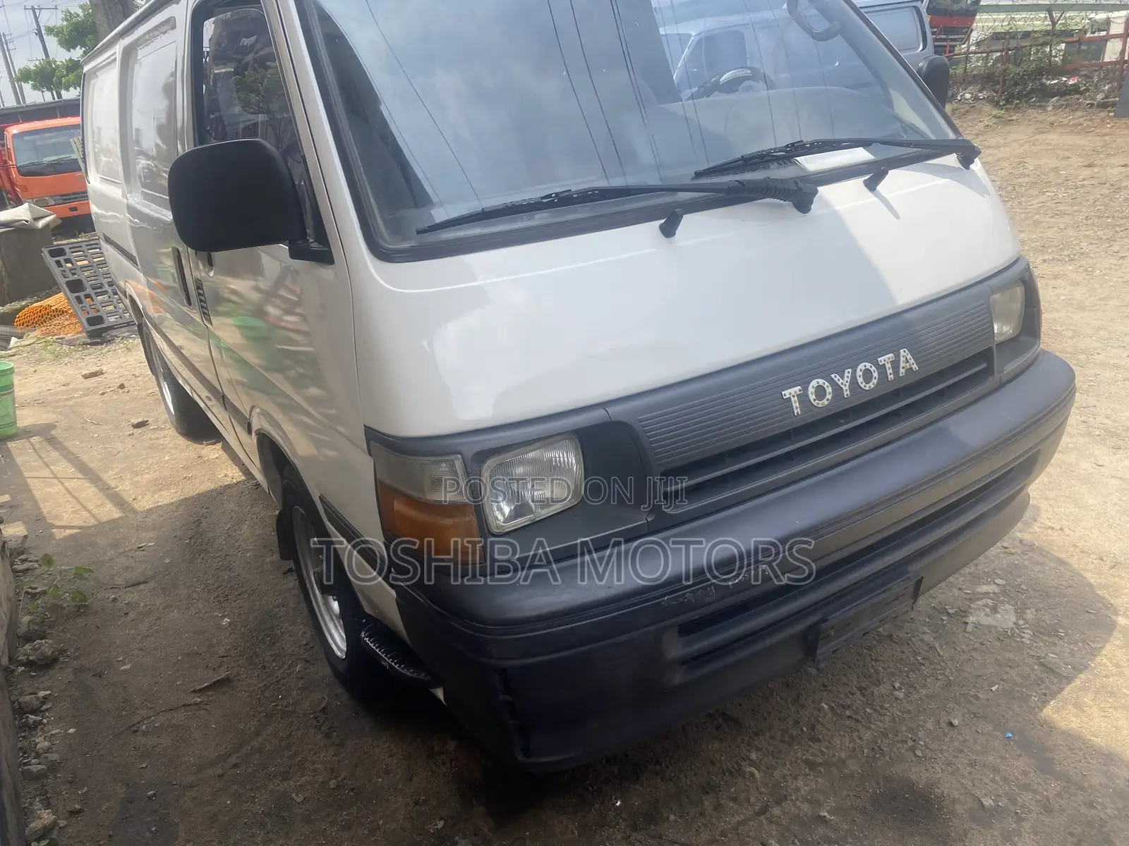 Toyota HiAce 1999 White