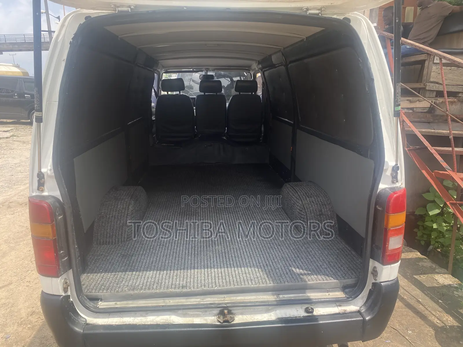 Toyota HiAce 1999 White