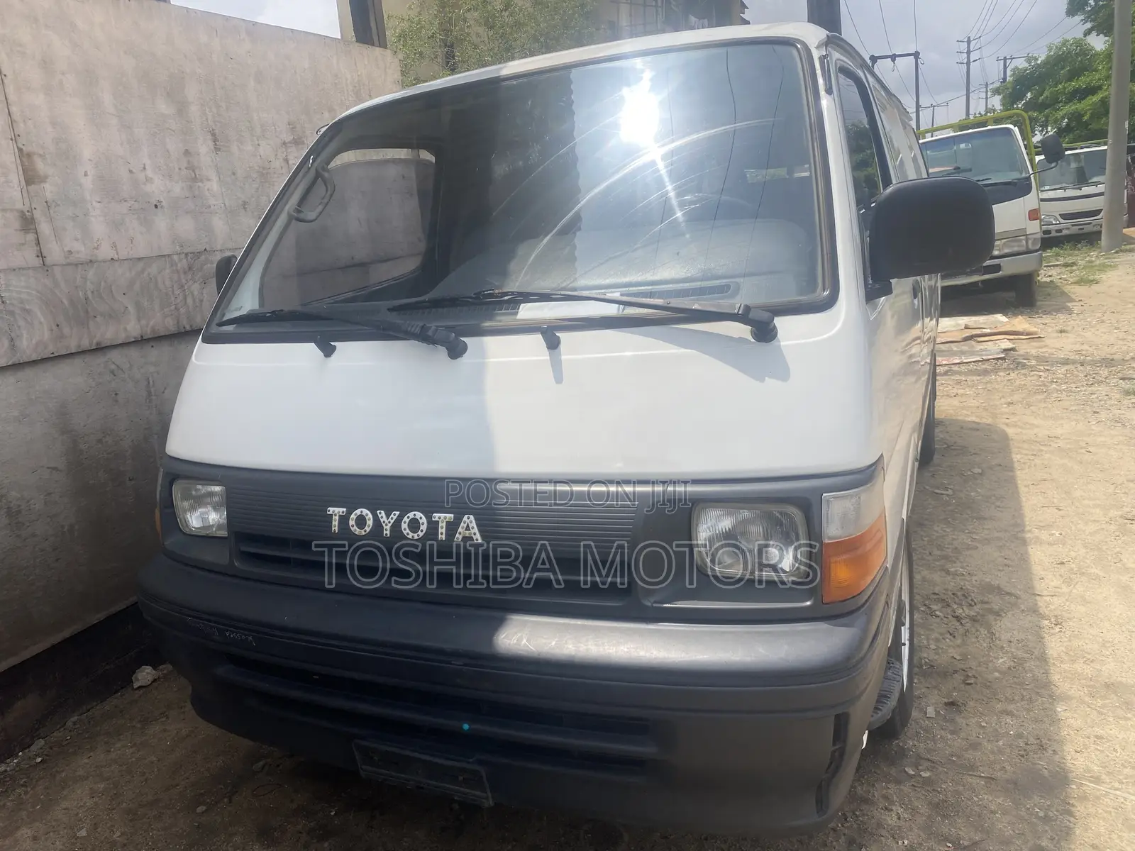 Toyota HiAce 1999 White