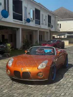 Pontiac Solstice 2010 Orange