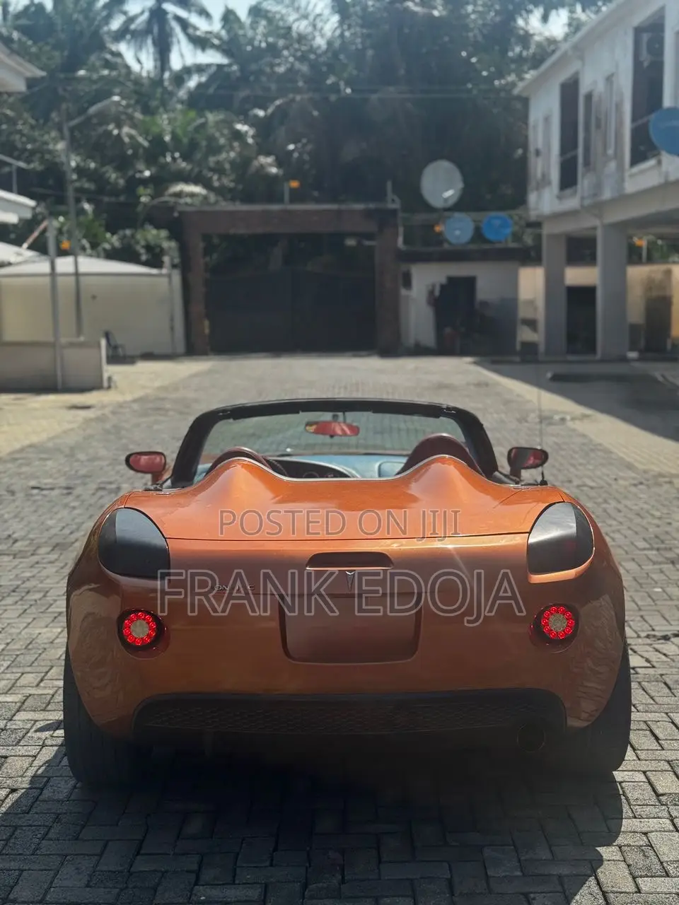 Pontiac Solstice 2010 Orange