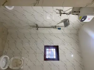 2bdrm Block of Flats in News Engineering for rent