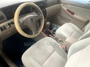 Toyota Corolla LE 2005 Gold