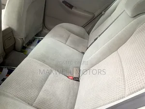 Toyota Corolla LE 2005 Gold