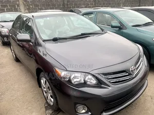 Toyota Corolla LE 4dr Sedan (1.8L 4cyl 4A) 2012 Gray