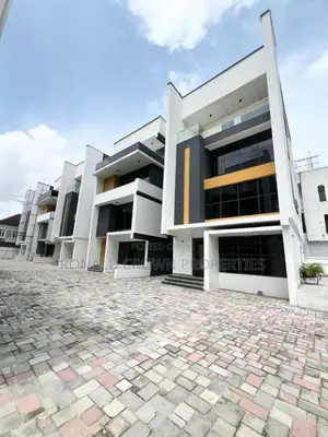 5bdrm Duplex in Chevron for sale
