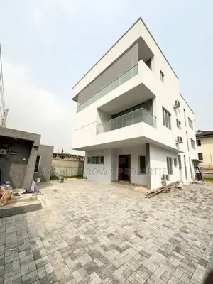 5bdrm Duplex in Lekki Phase 1 for sale